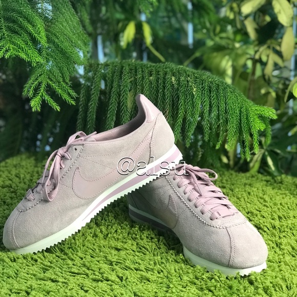 NWT NikeID Cortez PRM Suede Rose Dust WMNS - Picture 2 of 8